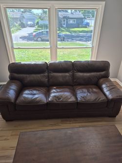 Moving sell living room hardly used