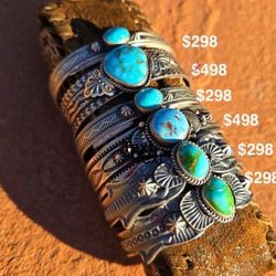 Wrist bracelet