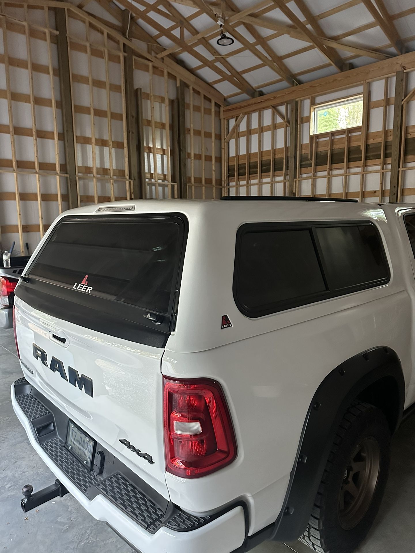 Leer Camper Shell 