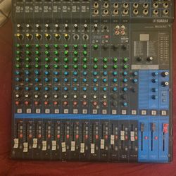 Yamaha Mixing Console 