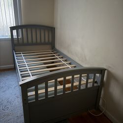 Free 2 Twin Bed With Storage