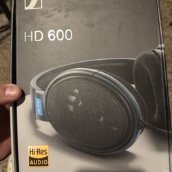 Sennheiser HD 600 Open-Back Headphones