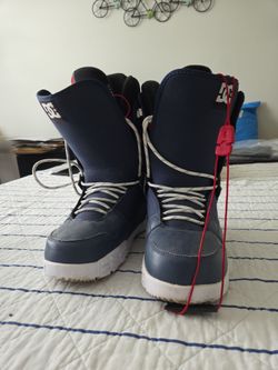 DC snowboarding boots