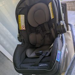 Graco Snug Ride 35 LX  0- 3 Months Infants Carseat