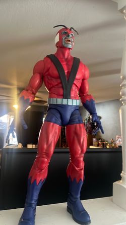 Haslab Giant man Avengers with box accessories