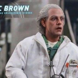 Hot Toys 🔥 Doc Brown Exclusive