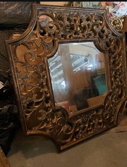 Wall mirror