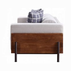 Pelton Loveseat w/2 Pillows - Brand New