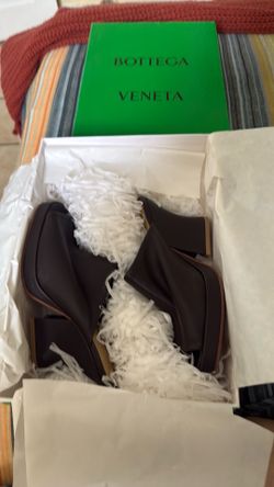 Pure leather Bottega  Veneta authentic,