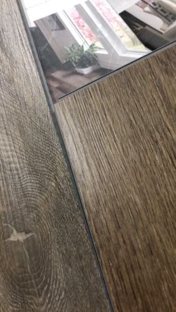 Vinyl tile