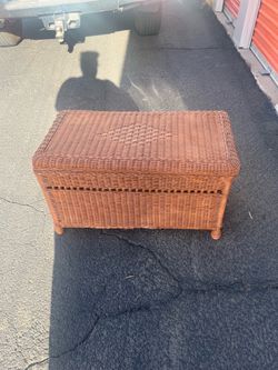 Wicker bench