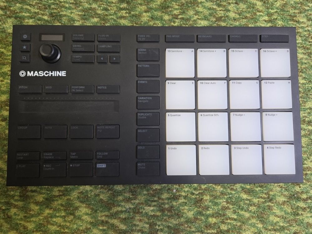 Maschine Mikro Mk3 w/ Software