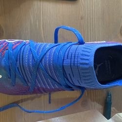 Soccer Cleats Size 9