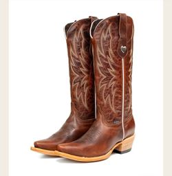 Poin toe women's boots
