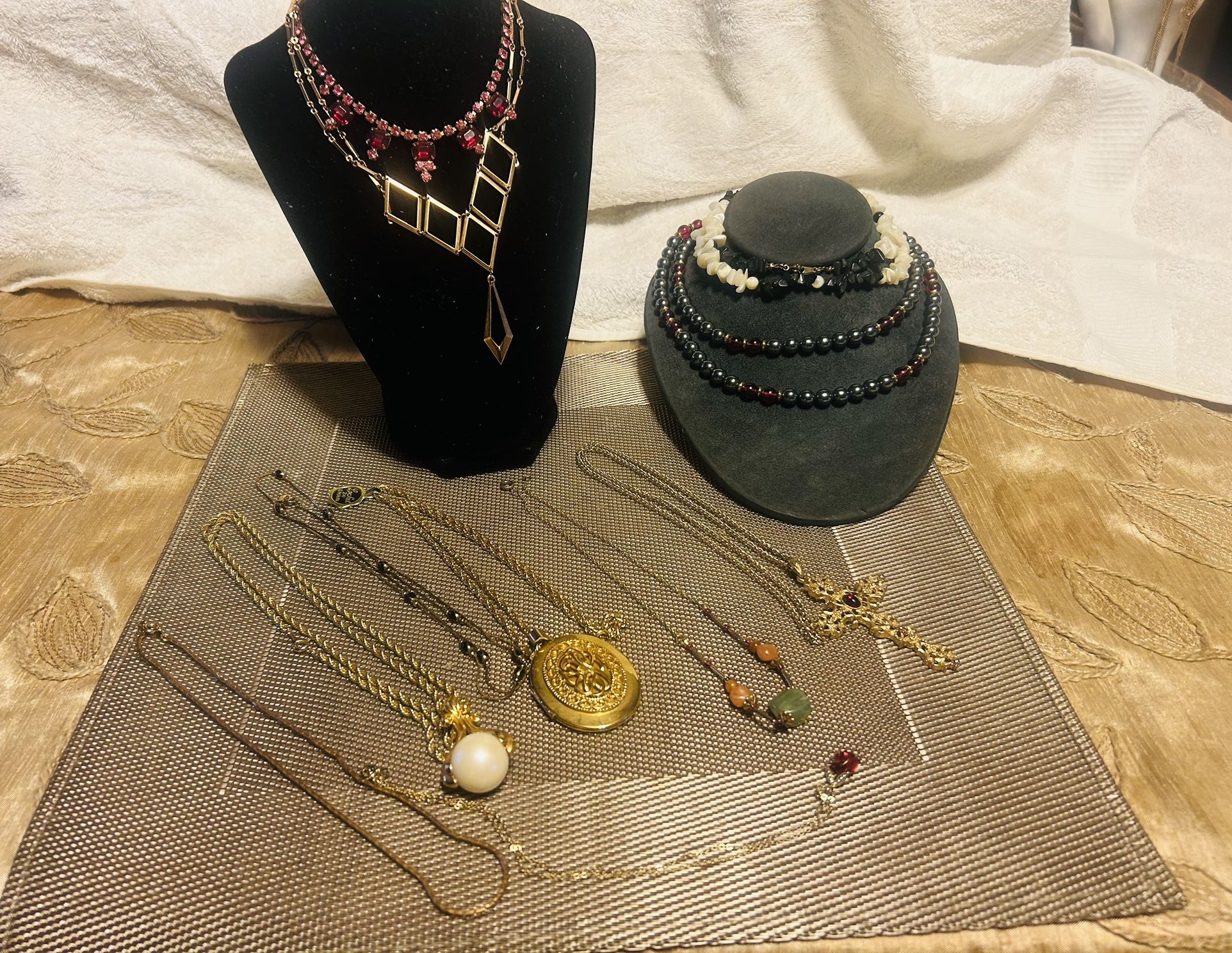Lot Of Necklaces 11 Total Locket Necklace Gold Tone, Rhinestone Ect