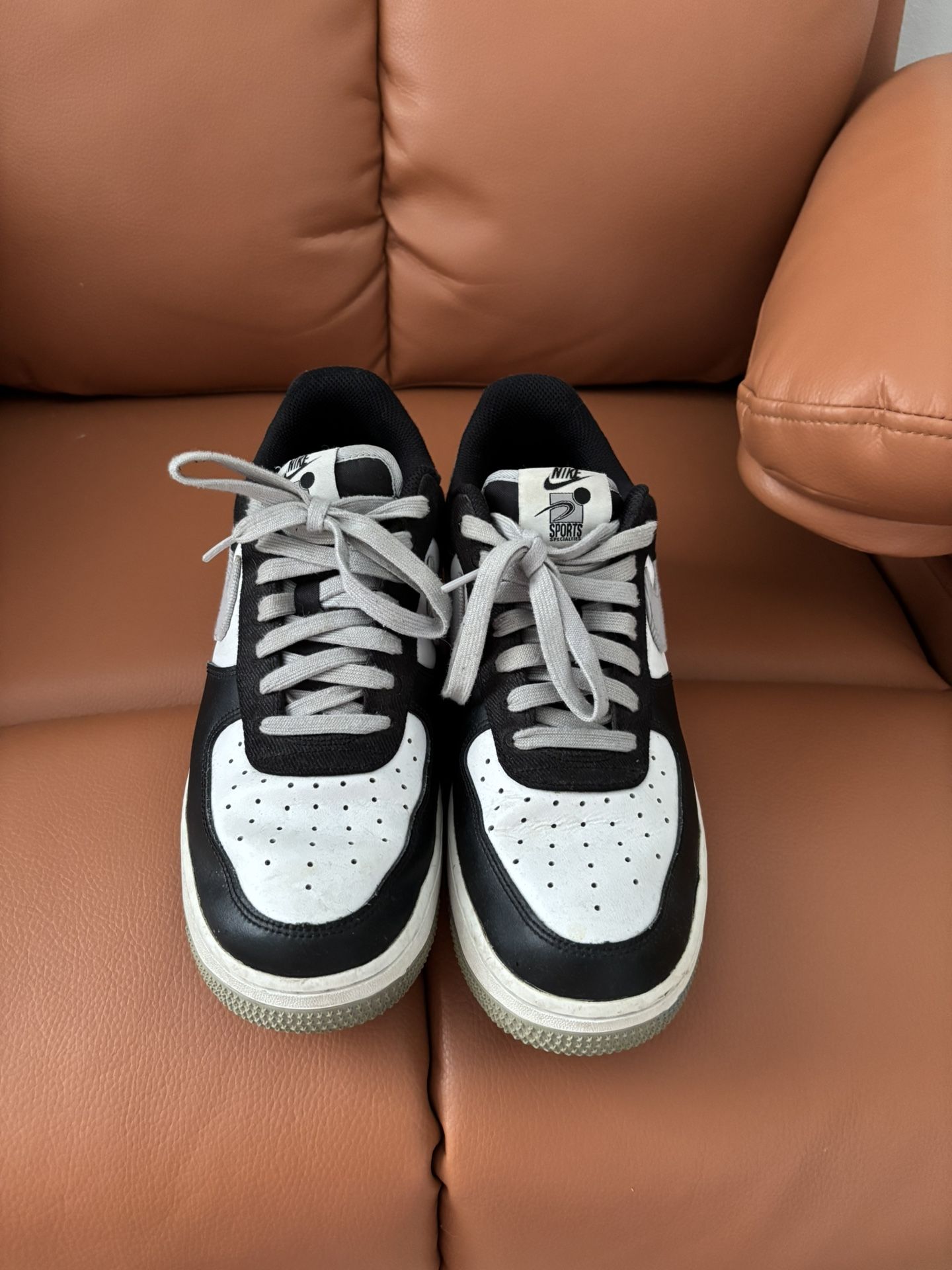 AF1 07 LV8 EMB Low Riders