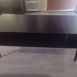 Coffee Table With Storage 25$