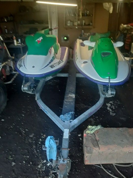 93 seadoo xp and 95 sea doo gtx with double trailer