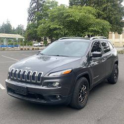 2017 Jeep Cherokee · Latitude Sport Utility 4D