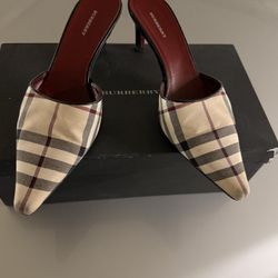 Burberry heals Size Eu 37-US 5.5-6 - $80 Firm 100 If I Need To get To Buyer- Box Included