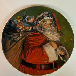Vintage Christmas 1987 Avon 8” Collector Plate  “The Magic That Santa Brings". 