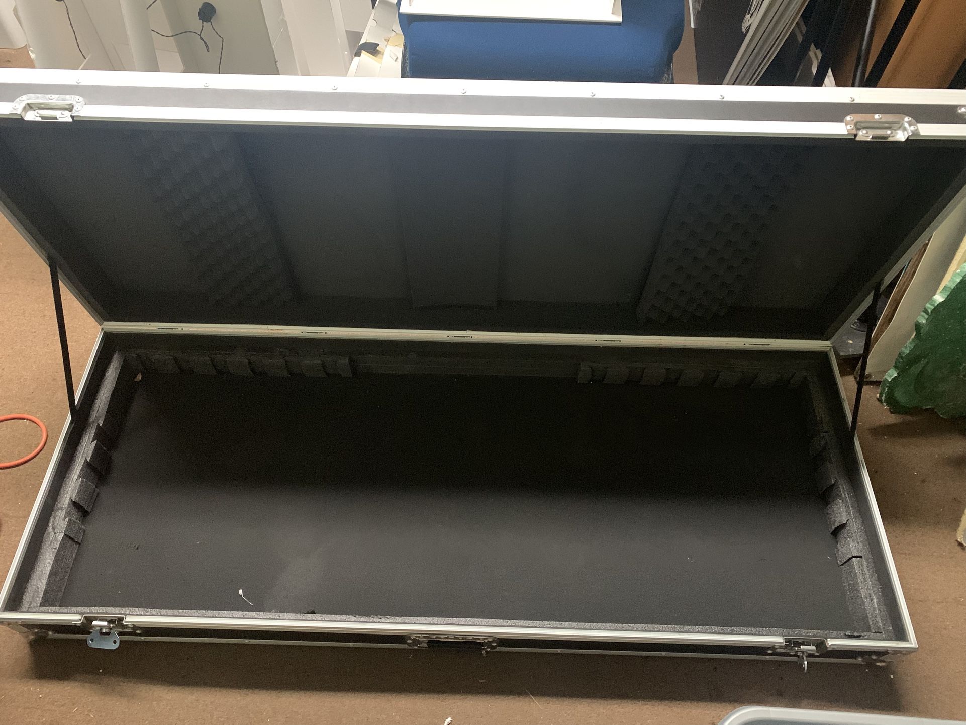 Keyboard Flight Case With Wheels 