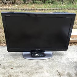 SHARP 32 INCH AQUOS TELEVISION 
