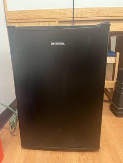2.5 cu ft mini fridge