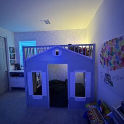 Bunk Bed/ Loft bed