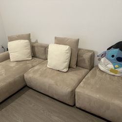 Acanva Couch