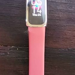 Fitbit Luxe Watch (barely used, looks new)