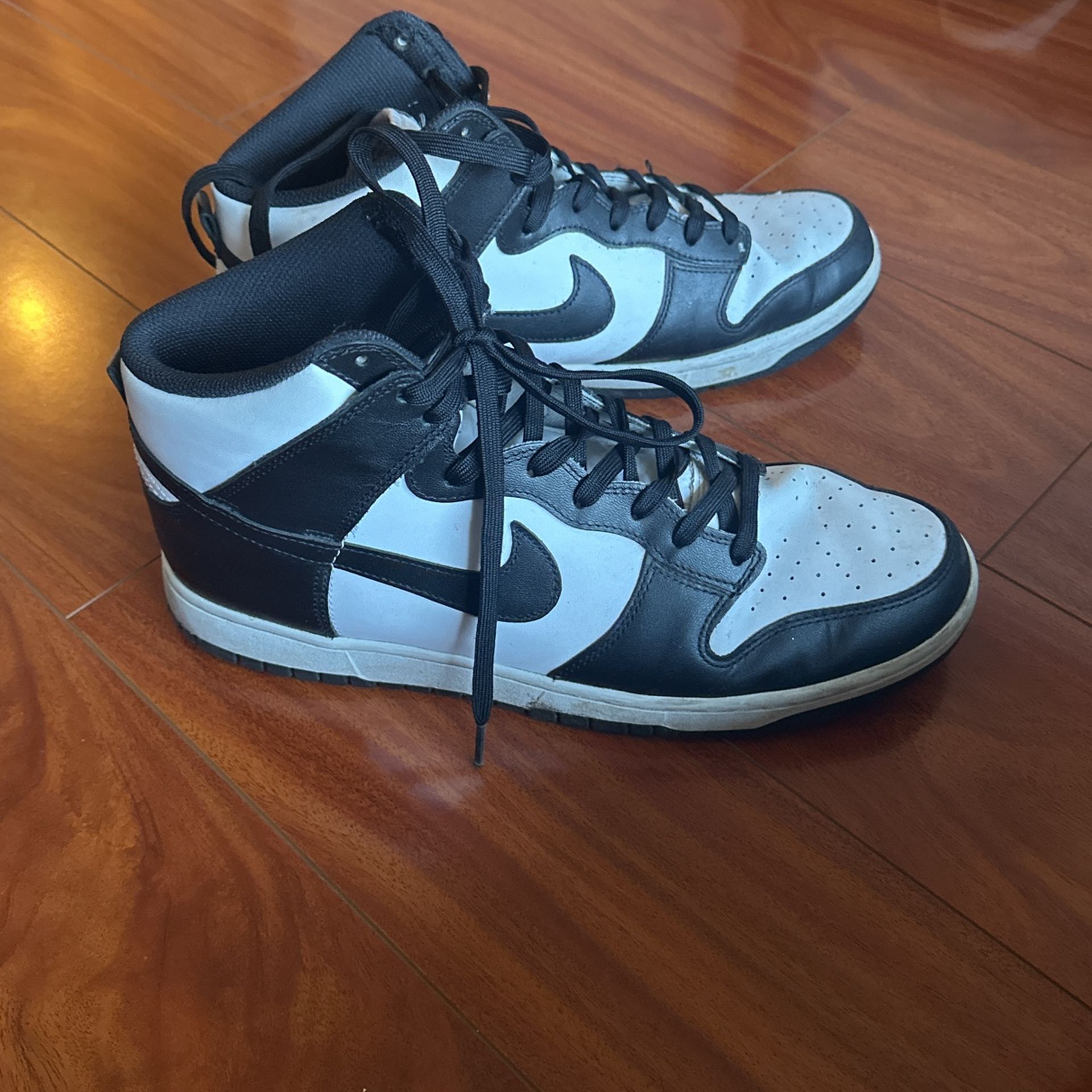 Nike Panda Dunks 
