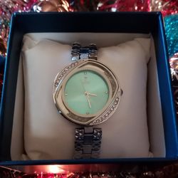 🎄🎁 ONLY 3 DAYS LEFT TO SHOP!! FIRST COME FIRST SERVE ON THIS HOT ITEM!! THE MONTROS PRESTIGE X WOMEN'S WATCH, WITH A BEAUTIFUL TEAL FACE!!🩵🎁🎄
