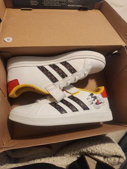 Adidas Disney Mickey Mouse Size 3
