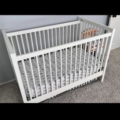 Crib Comes With Mattress , Sheets  Bedding