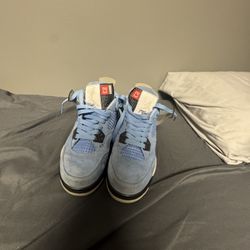 Jordan 4 University Blue Size 5.5 