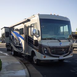 2018 Holiday Rambler Admiral 31B – Meticulous Condition – Bunkhouse Class A Gas