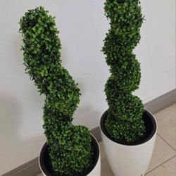 *** REDUCED *** PAIR of 3ft Faux Boxwood Spirals in 16in Planters @ Lasting Creations