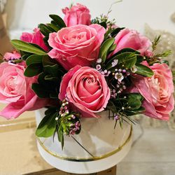 $45 Flowers In Hatbox Or Squared Vase