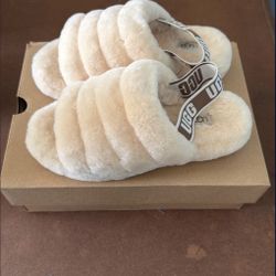 UGG Fluffy Yeah Slide - White Sz 8