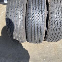Se. Venden. Llantas