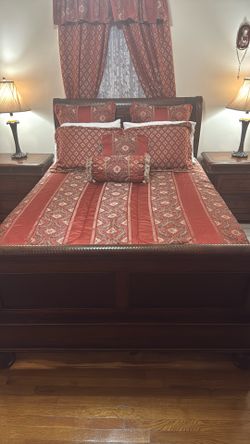 5 Piece Bedroom Set. 100% Wood, High Quality