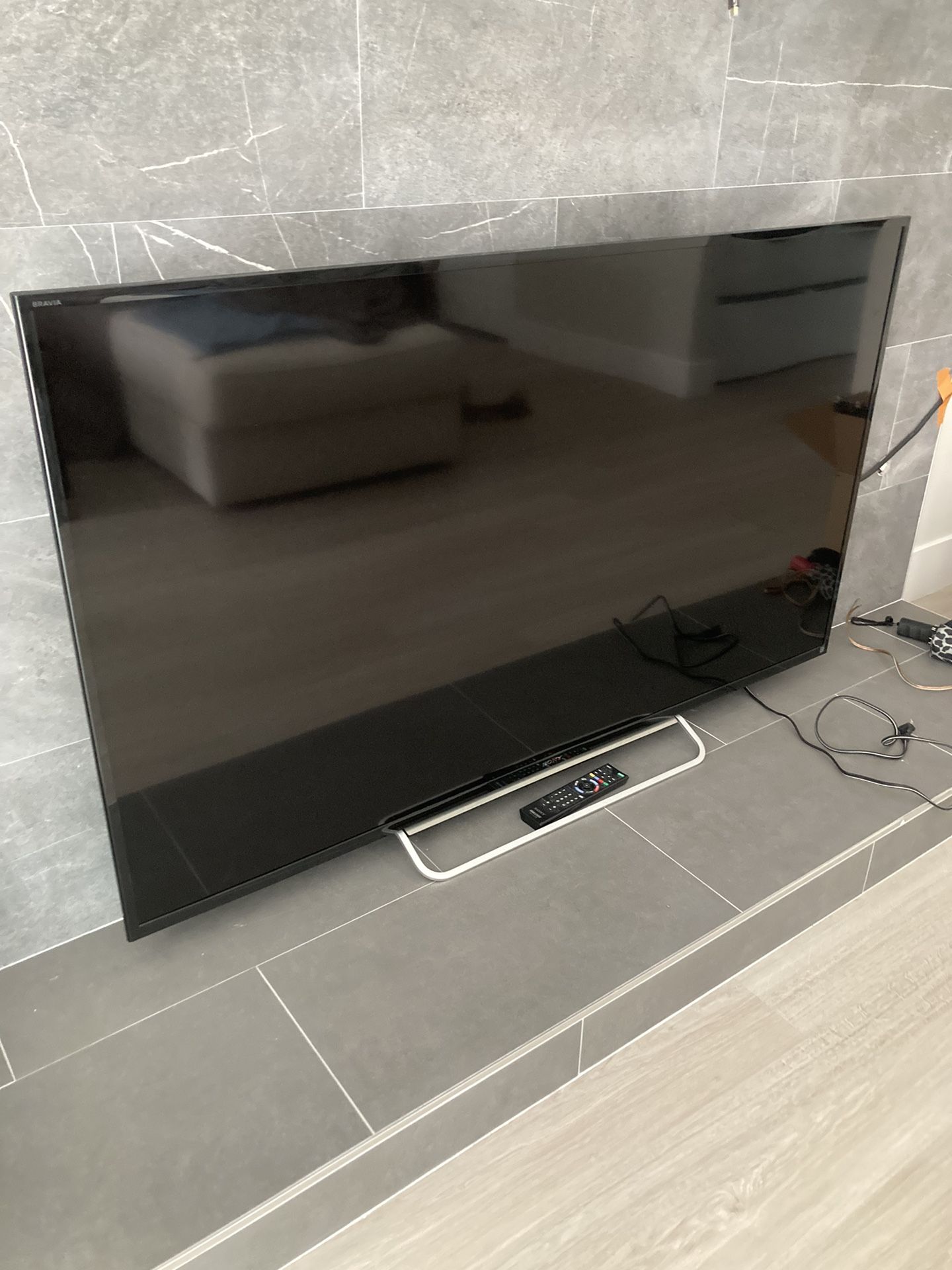 Sony Bravia 60" Smart TV KDL60W630B (60 Inch) for Sale in Tustin, CA