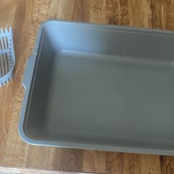 Litter box and scoop