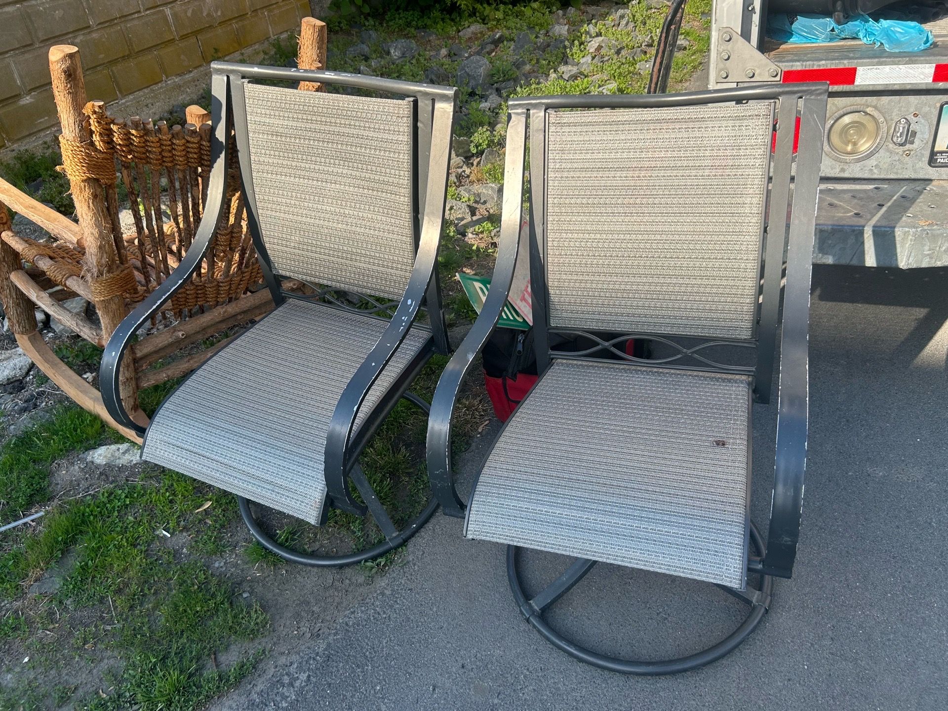 Hampton bay patio chairs