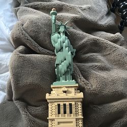 Statue of Liberty Lego set