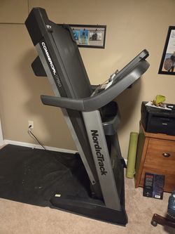 2020 NordicTrack Commercial Treadmill Very Good Condition 51-200 Rides - Springfield, VA