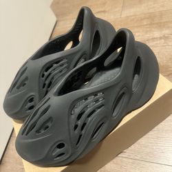 Yeezy foam runner size 12 !
