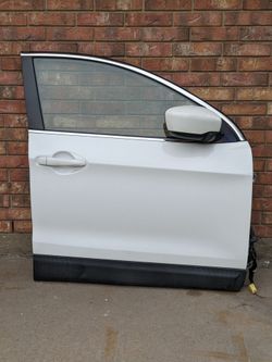 2017-2022 Nissan Rogue Sport Front Right Door