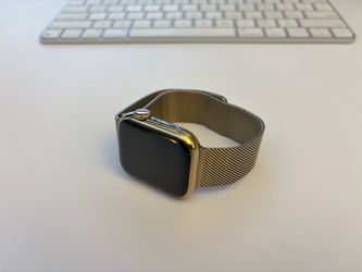 Apple Watch (Series 7) 41mm Gold Stainless Steel (LTE) w/ Milanese Band